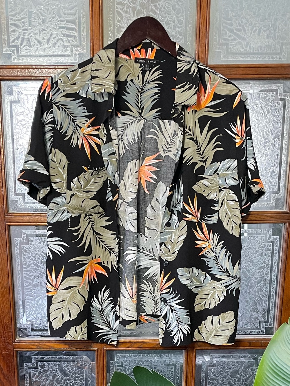 Black Tropical Print Button Down Short-Sleeve Shirt